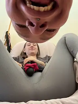 HotCaramellsTV online show from October 2025 10:47:01 AM