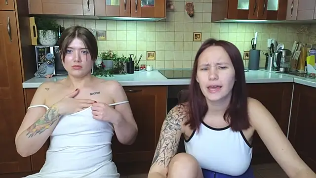HotCaramellsTV online show from April 2026 12:29:01 PM