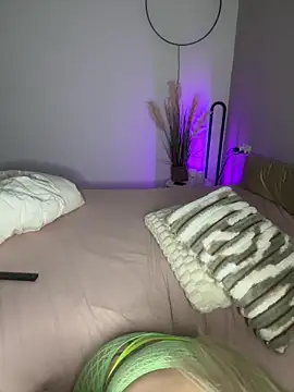 Nina LiveXXX online show from April 2026 05:47:01 PM