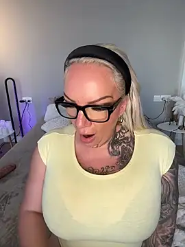 Nina LiveXXX online show from February 2026 02:49:01 PM