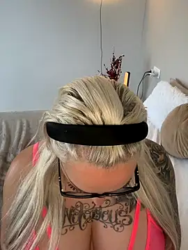 Nina LiveXXX online show from January 2026 09:14:01 AM