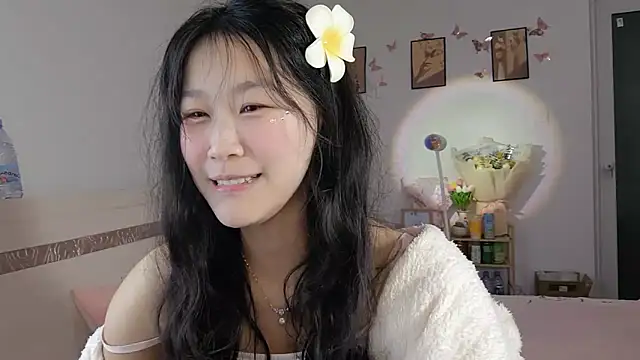 Luminous163 online show from March 2025 06:27:01 AM