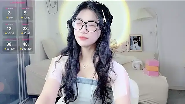 Luminous163 online show from October 2025 09:28:02 AM