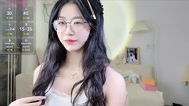 Luminous163 online show from October 2025 09:01:01 AM
