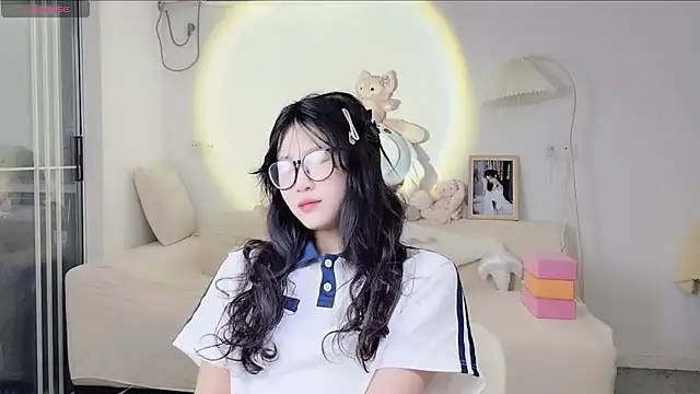 Luminous163 online show from October 2025 09:43:02 AM