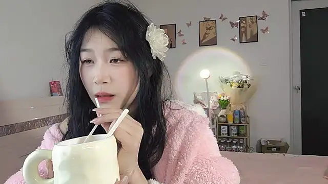 Luminous163 online show from March 2025 01:03:02 PM