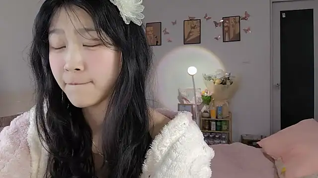 Luminous163 online show from March 2025 02:21:02 PM