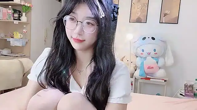 Luminous163 online show from October 2025 01:31:01 PM