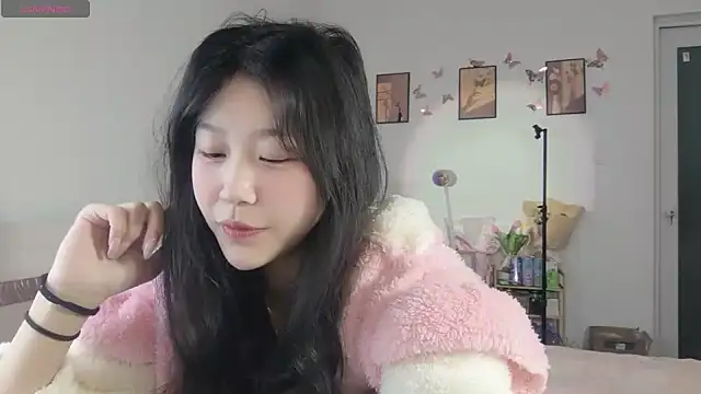 Luminous163 online show from February 2025 12:47:02 PM