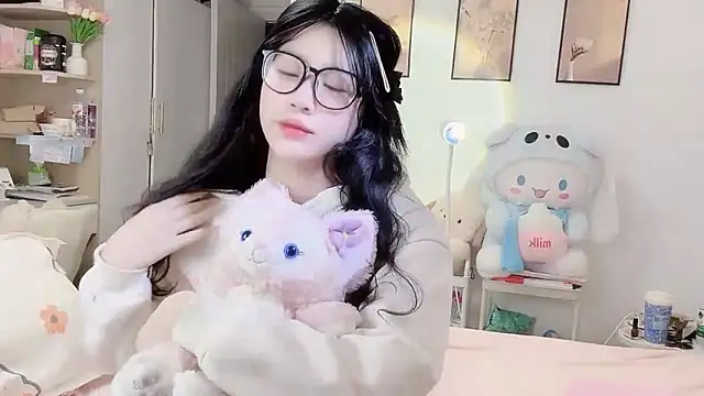 Luminous163 online show from October 2025 10:26:02 AM