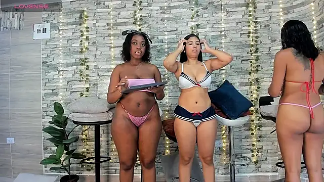 Candyscouples online show from October 2025 06:07:01 PM