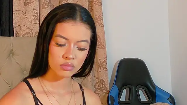 GeorginaHills online show from November 2025 09:18:01 PM