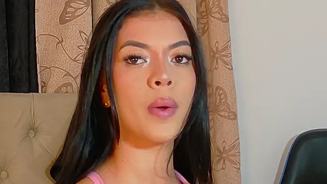 GeorginaHills online show from November 2025 04:11:01 AM