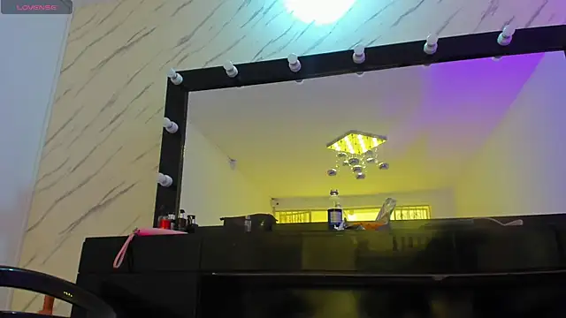 ElisabethMassey online show from January 2026 03:30:01 PM