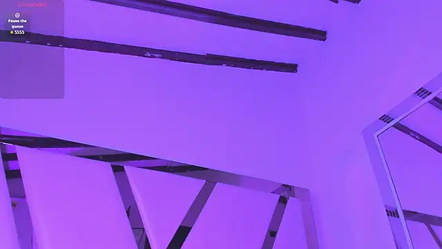 ElisabethMassey online show from April 2026 01:06:02 PM