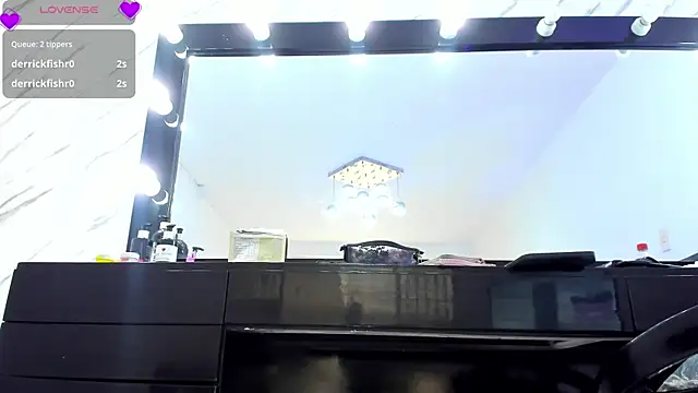 Snapshot of ElisabethMassey chatting on November 2025 02:33:02 PM ElisabethMassey online show from November 2025 02:33:02 PM