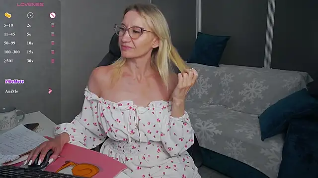 Snapshot of Sofia_Soul chatting on May 2026 06:01:01 PM Sofia Soul online show from May 2026 06:01:01 PM