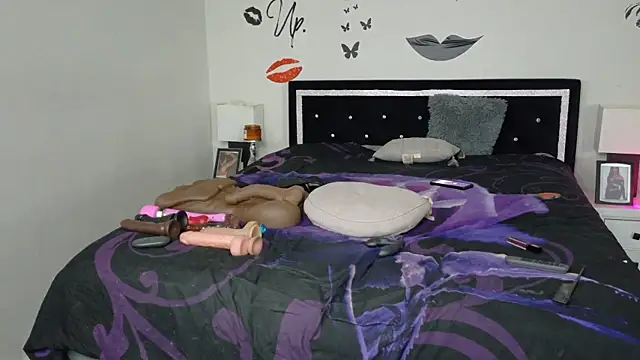 chocolatefantasyxxox online show from December 2024 05:23:01 AM