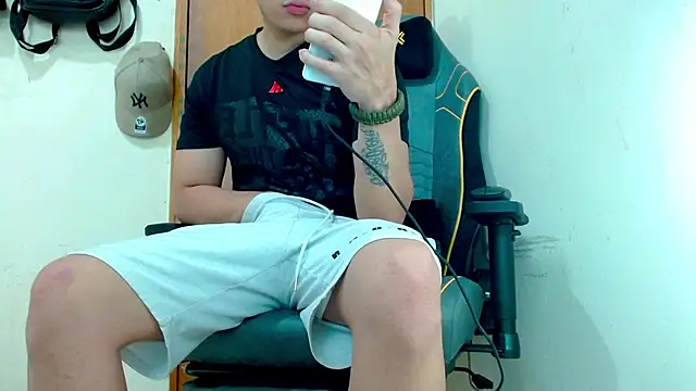 Danyer33 online show from March 2026 10:39:01 PM