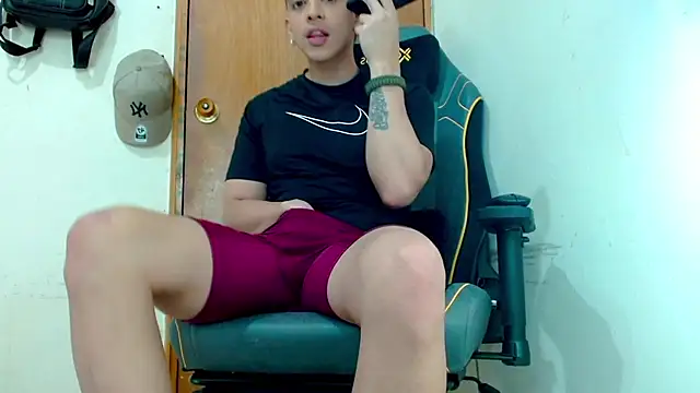 Danyer33 online show from February 2026 11:04:01 PM