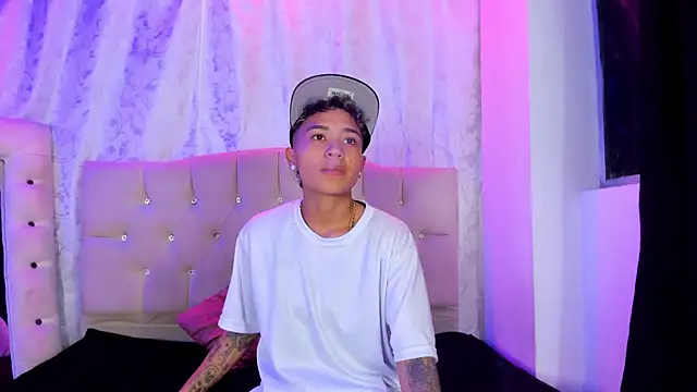 nova sex01 online show from November 2025 02:00:02 AM