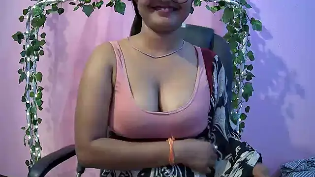 Snapshot of Pari-new chatting on March 2025 10:56:02 AM Pari-new online show from March 2025 10:56:02 AM