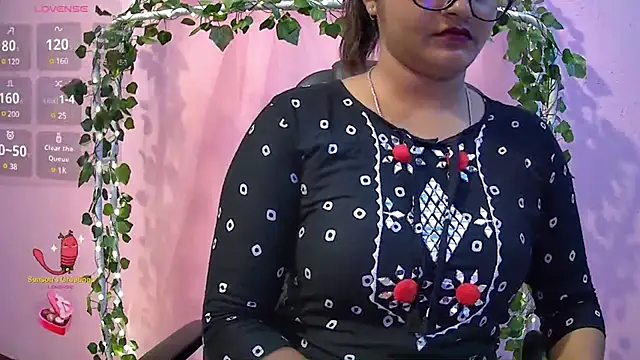 Snapshot of Pari-new chatting on March 2025 04:07:02 AM Pari-new online show from March 2025 04:07:02 AM