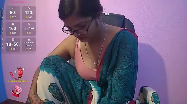 Snapshot of Pari-new chatting on February 2025 08:18:02 AM Pari-new online show from February 2025 08:18:02 AM