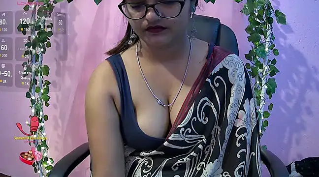 Snapshot of Pari-new chatting on February 2025 04:19:02 AM Pari-new online show from February 2025 04:19:02 AM