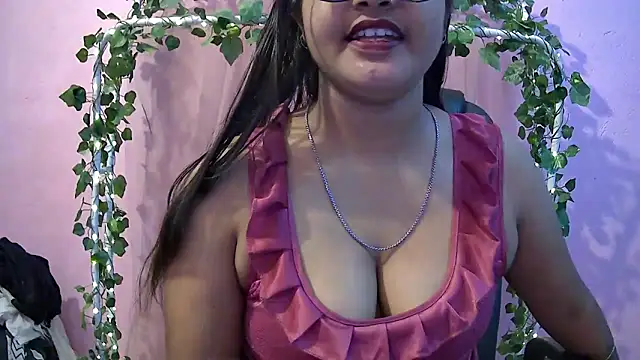 Snapshot of Pari-new chatting on November 2025 04:27:01 AM Pari-new online show from November 2025 04:27:01 AM