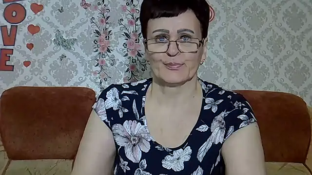 Snapshot of PaulaGolden chatting on April 2026 07:45:01 PM PaulaGolden online show from April 2026 07:45:01 PM