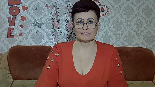 Snapshot of PaulaGolden chatting on June 2026 04:40:01 PM PaulaGolden online show from June 2026 04:40:01 PM