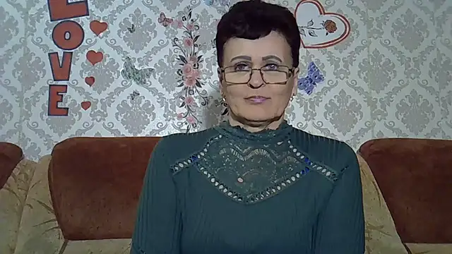 Snapshot of PaulaGolden chatting on April 2026 07:38:02 PM PaulaGolden online show from April 2026 07:38:02 PM