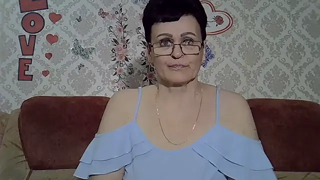 Snapshot of PaulaGolden chatting on April 2026 07:18:01 PM PaulaGolden online show from April 2026 07:18:01 PM
