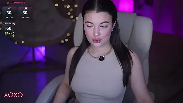 YourLolaBunny online show from March 2026 08:09:01 PM