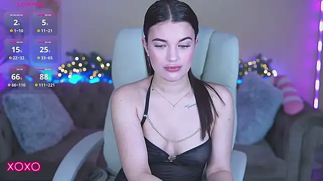 YourLolaBunny online show from December 2025 07:32:01 AM