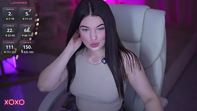 YourLolaBunny online show from April 2026 06:53:02 PM