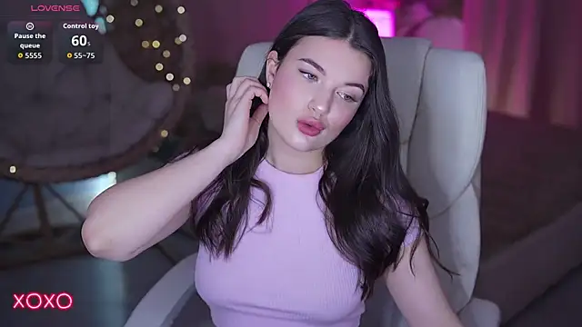 YourLolaBunny online show from March 2026 07:00:01 AM