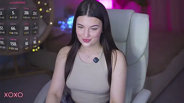 YourLolaBunny online show from April 2026 01:15:01 PM