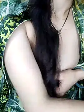 Snapshot of Fair-magic-woman chatting on February 2025 03:10:02 AM Fair-magic-woman online show from February 2025 03:10:02 AM