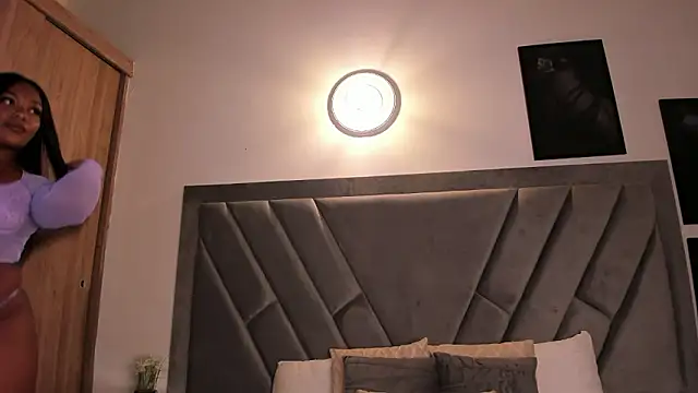 brenda nova18 online show from February 2026 09:20:01 PM