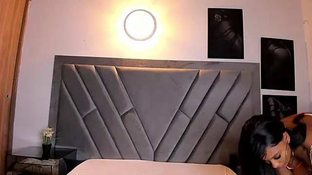 brenda nova18 online show from November 2025 09:15:01 PM