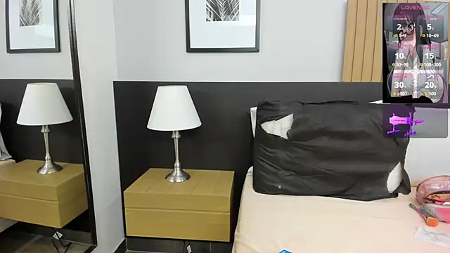 zoi jazmin online show from December 2025 04:14:01 AM