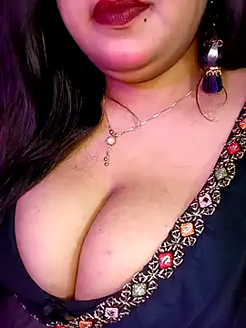 Snapshot of Suhanakhan00 chatting on March 2025 05:22:01 PM Suhanakhan00 online show from March 2025 05:22:01 PM