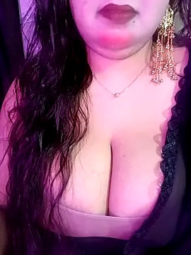 Suhanakhan00 online show from May 2026 11:04:02 AM