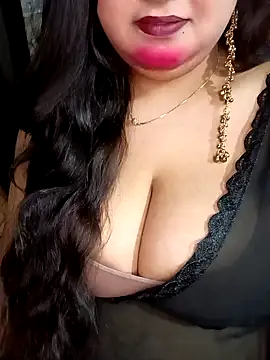 Suhanakhan00 online show from April 2026 07:53:02 AM