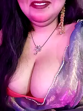 Suhanakhan00 online show from February 2026 07:58:01 PM