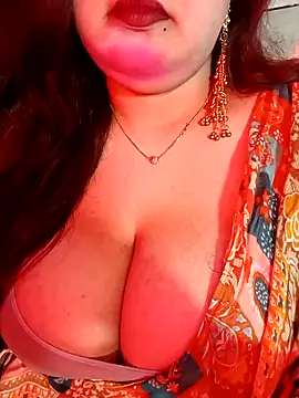 Suhanakhan00 online show from May 2026 06:13:01 PM