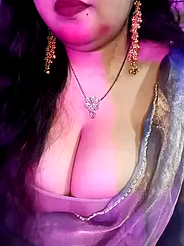 Suhanakhan00 online show from February 2026 06:33:01 AM