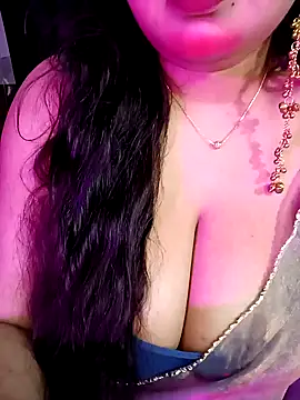 Suhanakhan00 online show from March 2026 06:35:01 AM